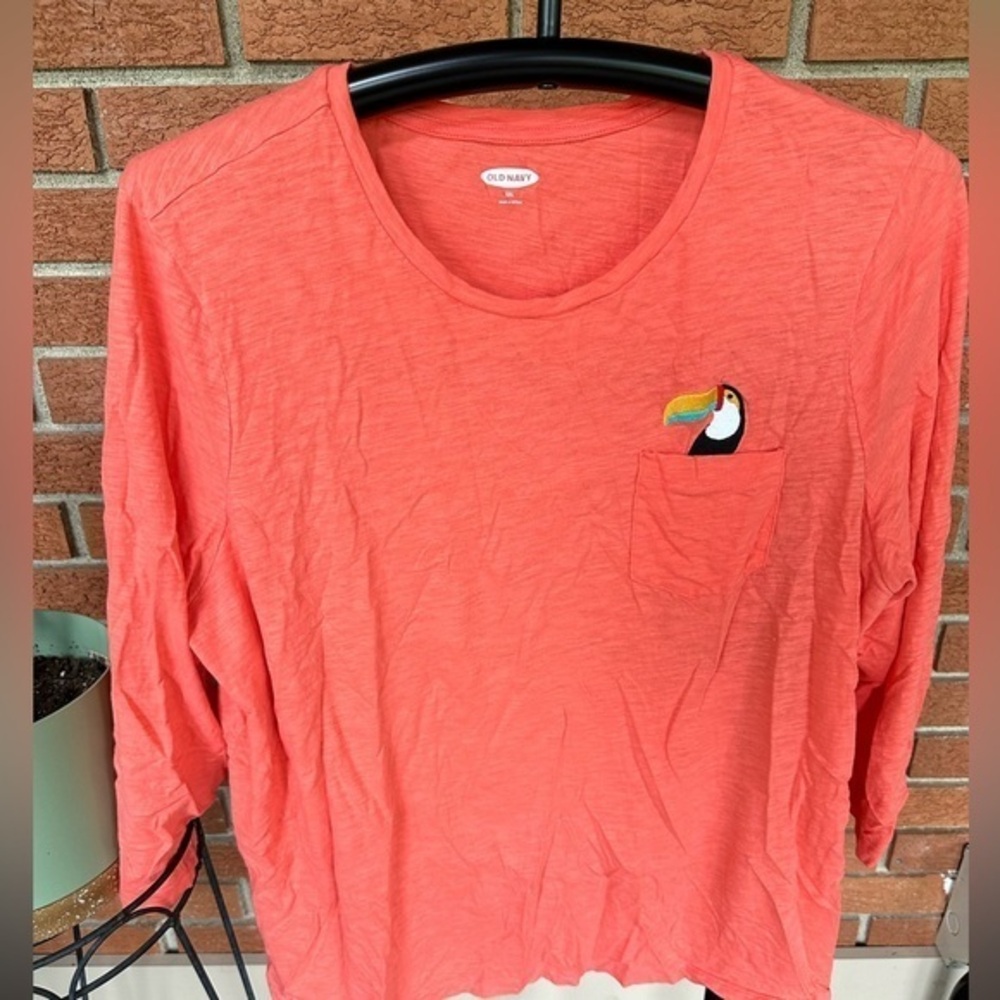 Super cute Coral long sleeve tee shirt